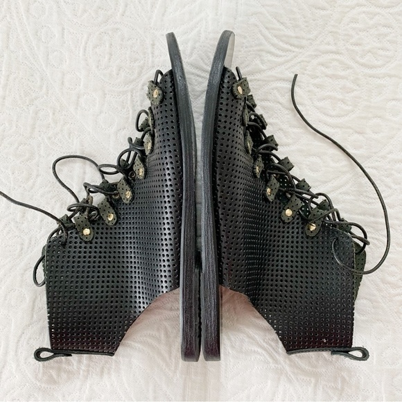 ANCIENT‎ GREEK SANDALS Mache Gladiator Lace Up Sandals, Perforated Black - Picture 4 of 10